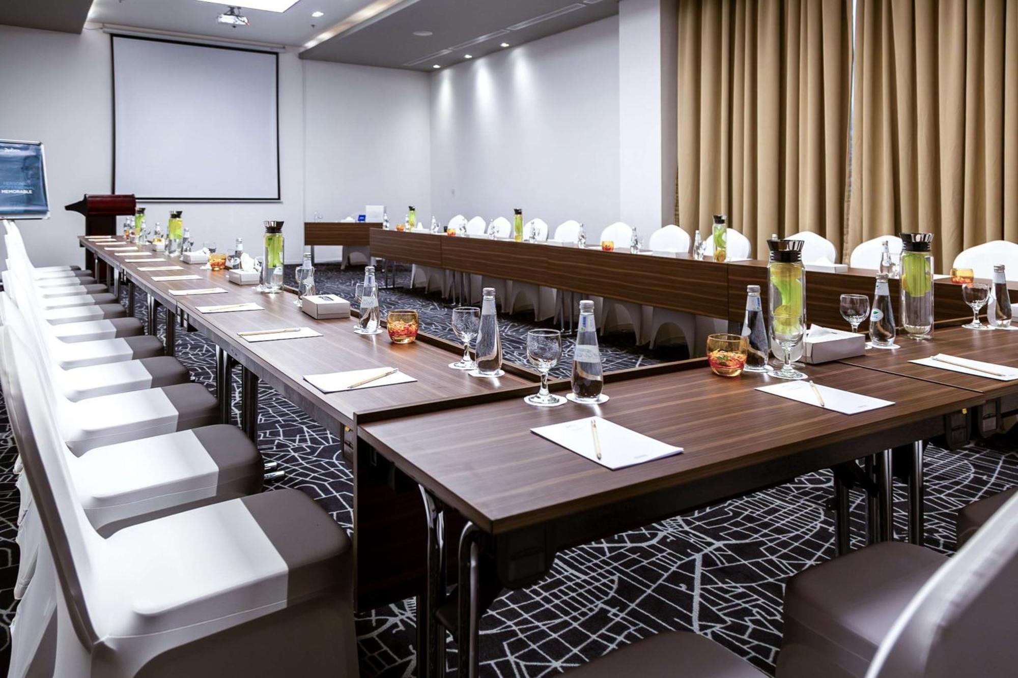 Radisson Hotel & Apartments Dammam Industrial City Zewnętrze zdjęcie