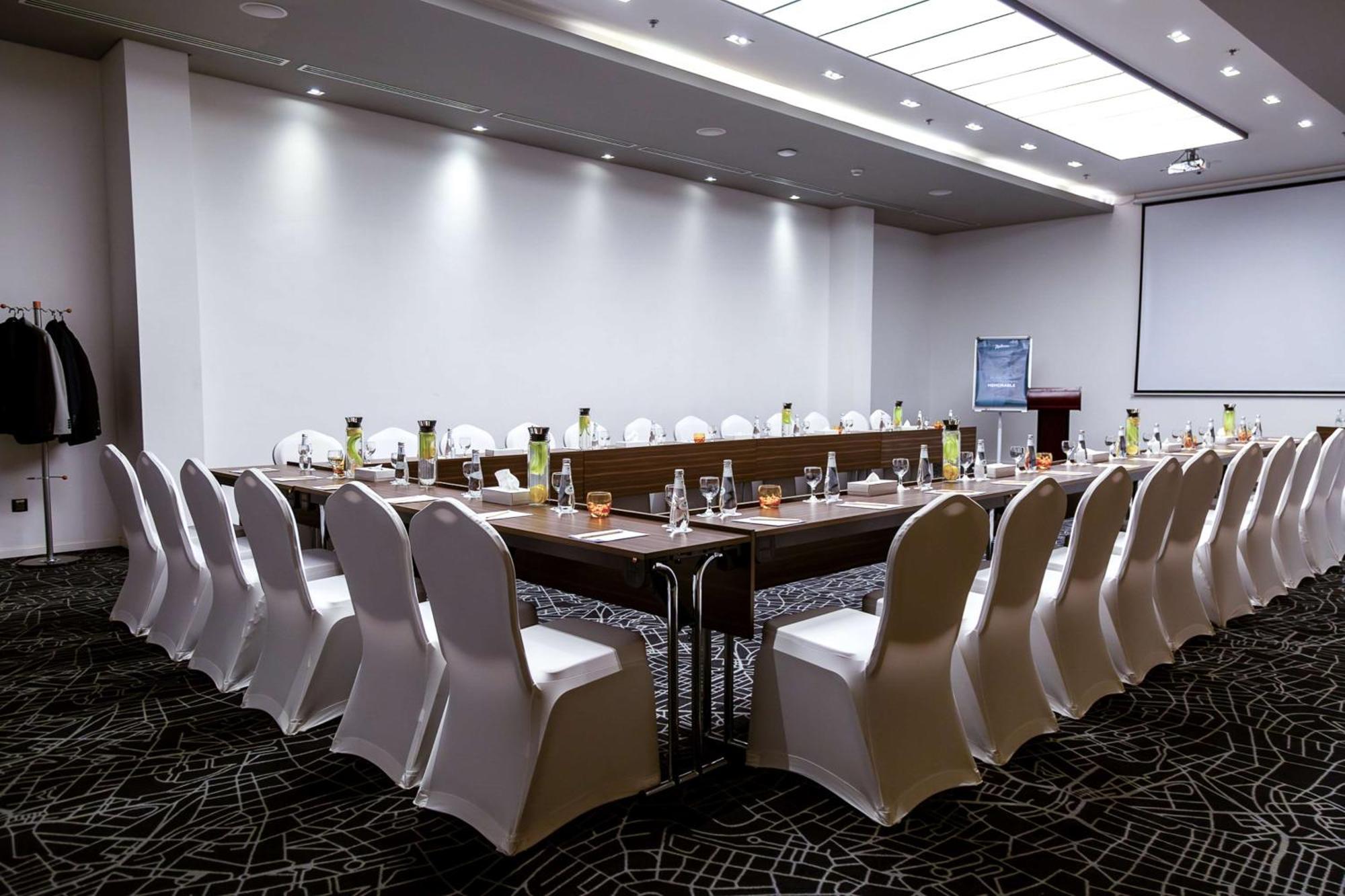 Radisson Hotel & Apartments Dammam Industrial City Zewnętrze zdjęcie