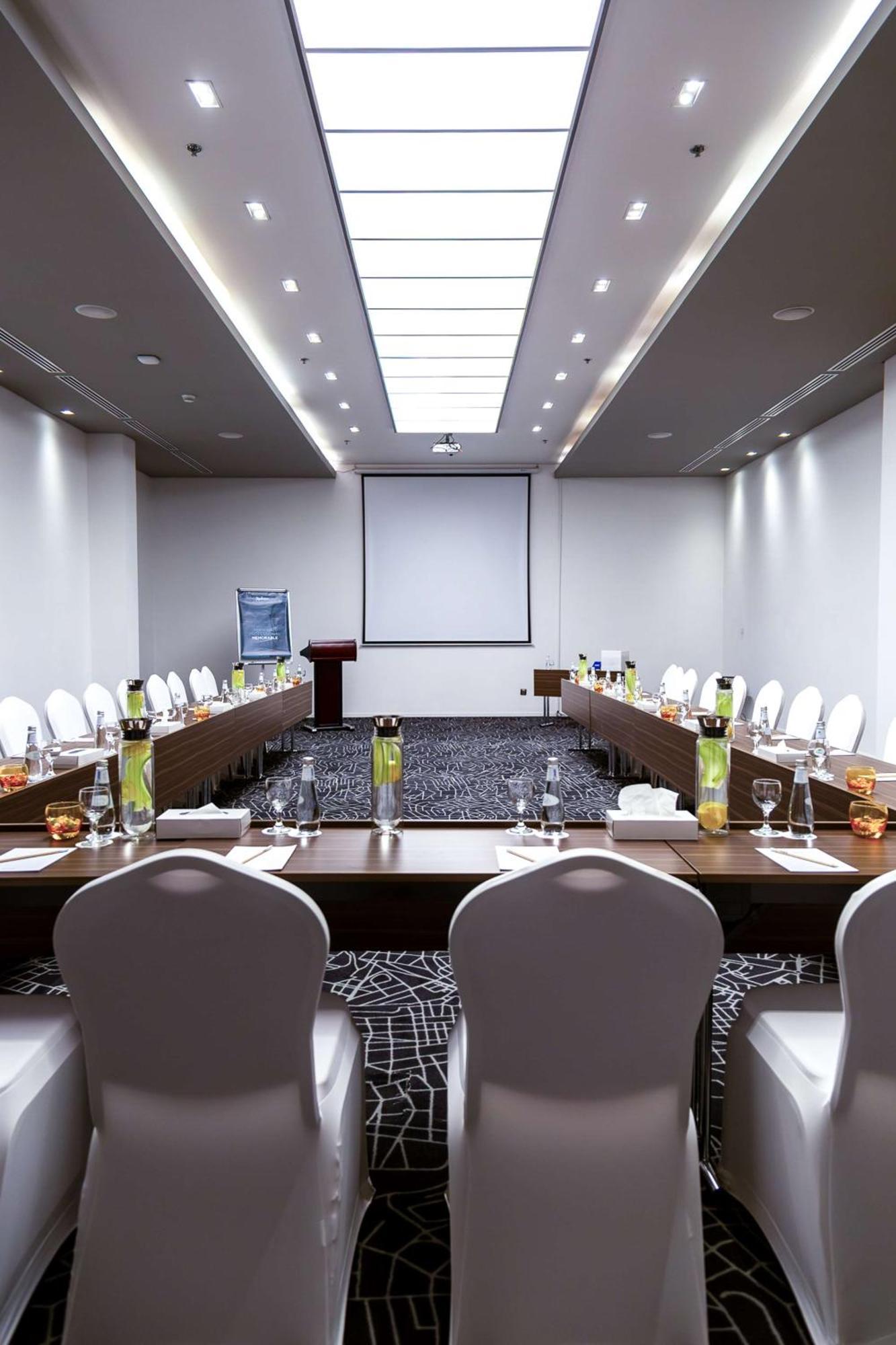 Radisson Hotel & Apartments Dammam Industrial City Zewnętrze zdjęcie